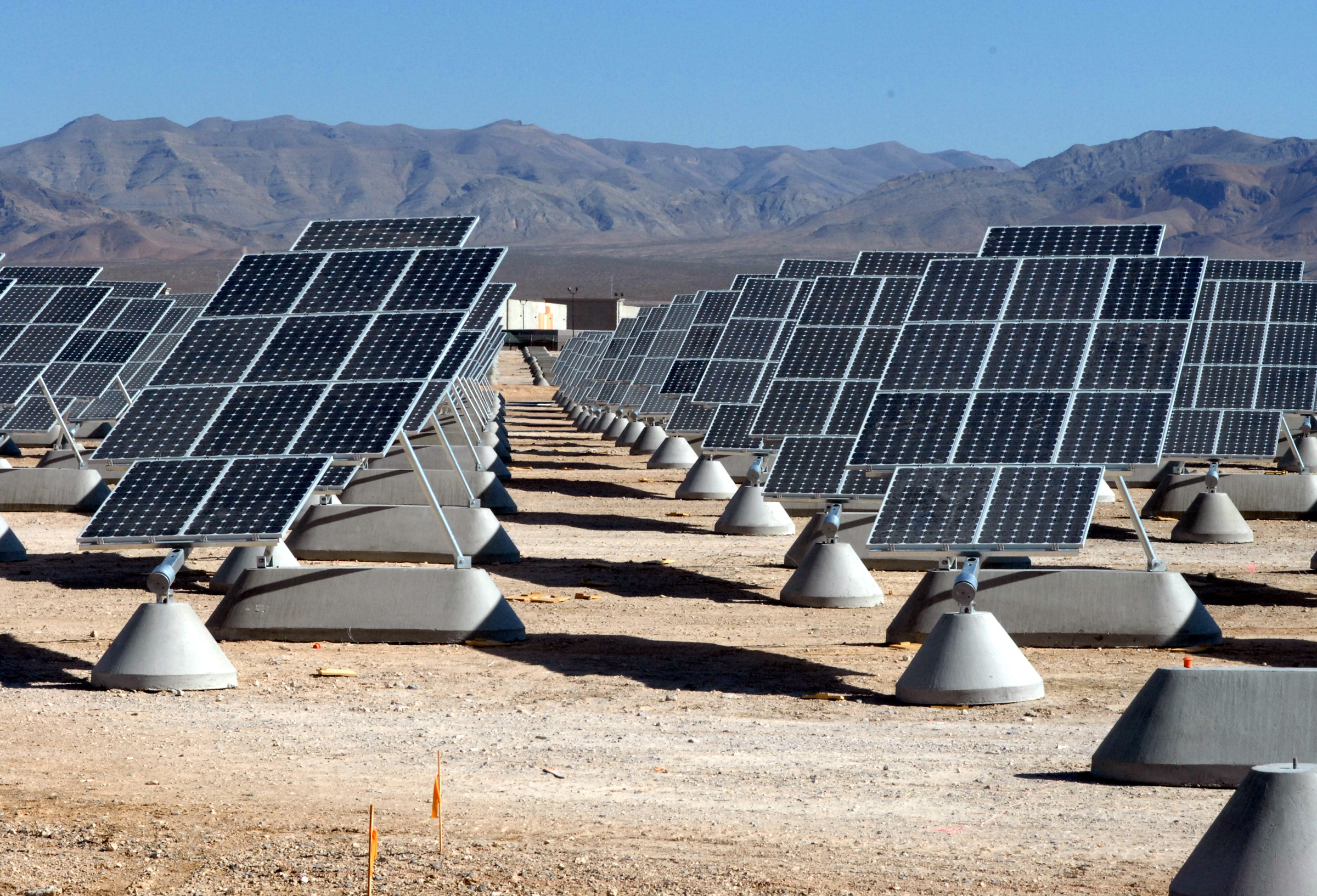 Nellis_AFB_Solar_panels